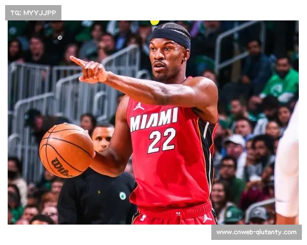 布朗攻防统治力获赞，绿军草根阵容逆袭