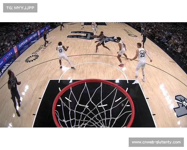 坎宁安妙传斯图尔特暴扣活塞快攻配合精彩瞬间